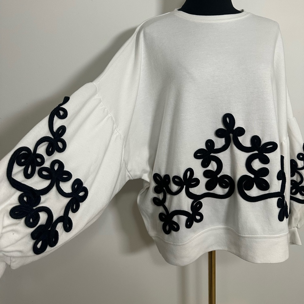 Zara White Sweatshirt Top Balloon Sleeves Black Trim Sz Medium Drop Shoulders
